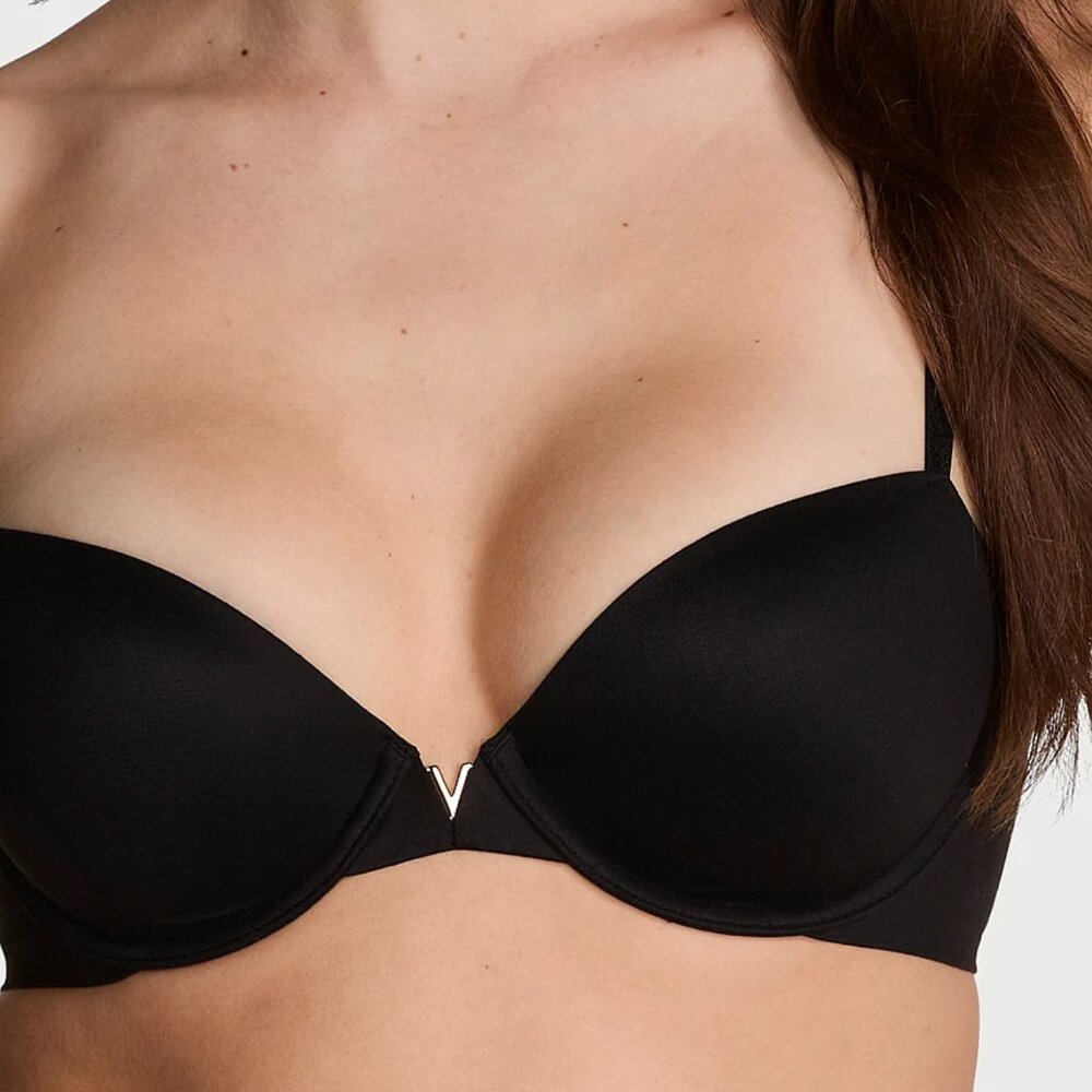 44D Victoria's Secret Smooth Lightly Lined Plunge Demi Bra